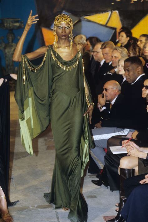 Christian Dior Fall Couture 1997 Show (Dior).